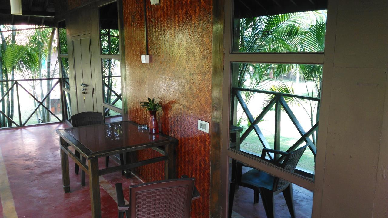 Rock Water Resort Morjim Exterior foto