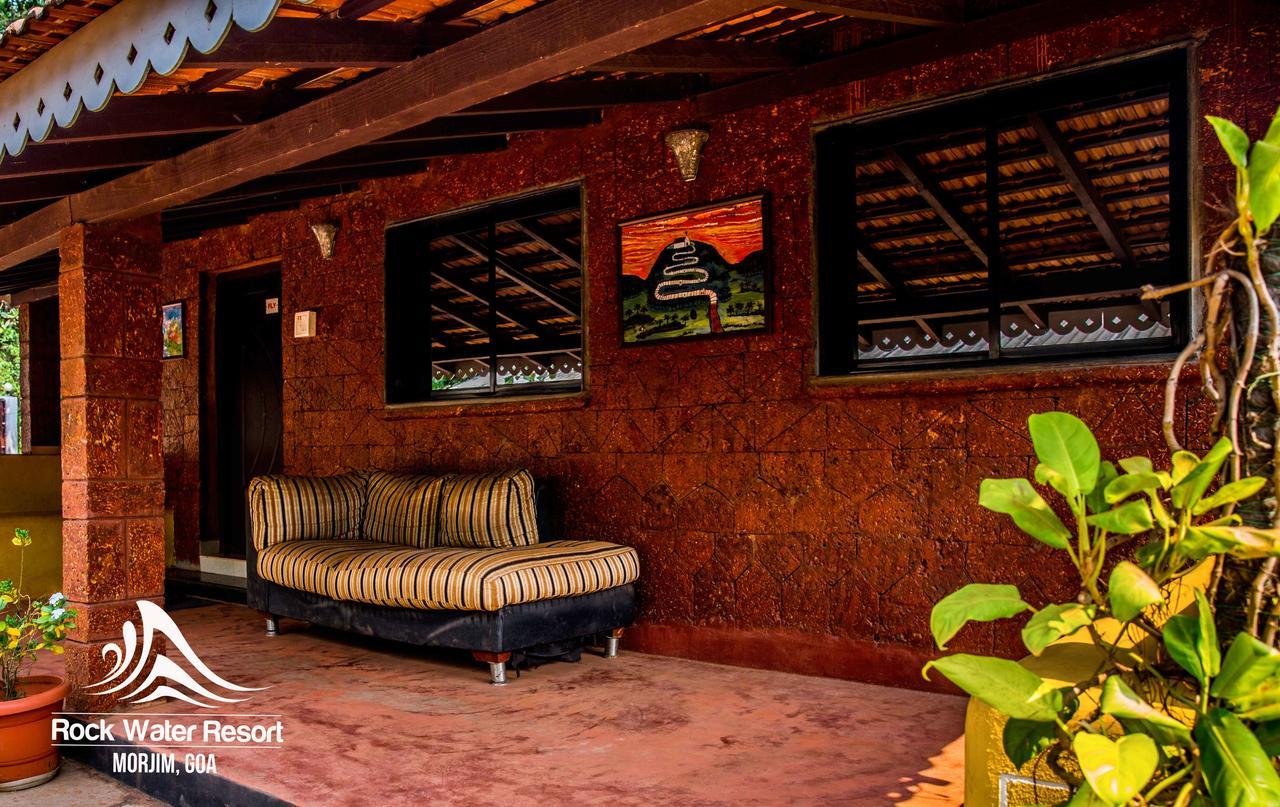 Rock Water Resort Morjim Exterior foto